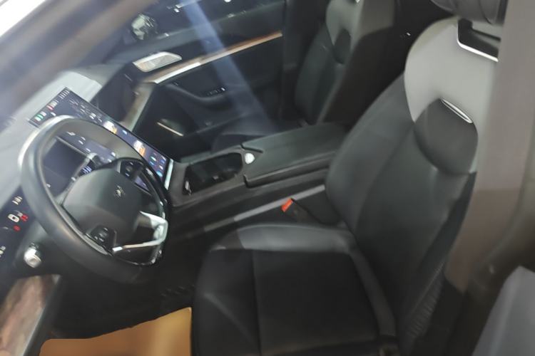 Used NETA S 2022 Extended-Range Version 1160 km Range Rear-Wheel Drive Mid-Grade Left Front Seat