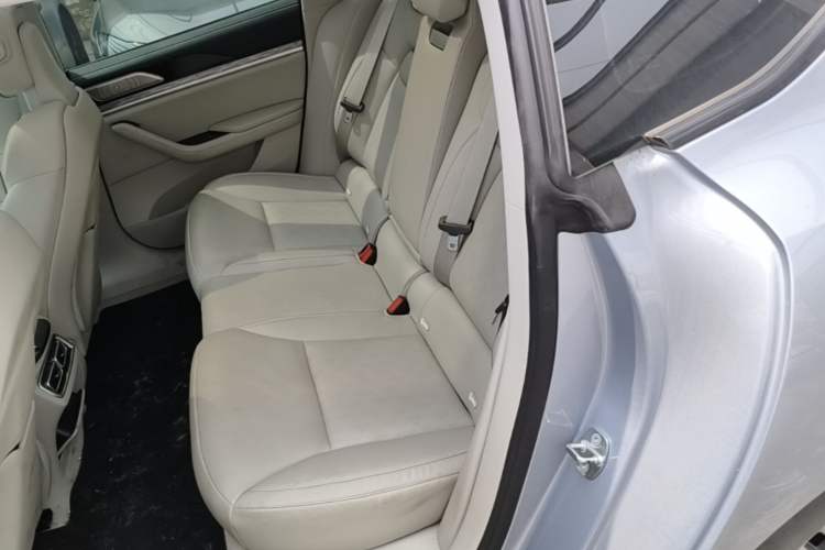 Used NETA S 2022 Extended-Range Version 1160 km Range Rear-Wheel Drive Mid-Grade Left Rear Seat