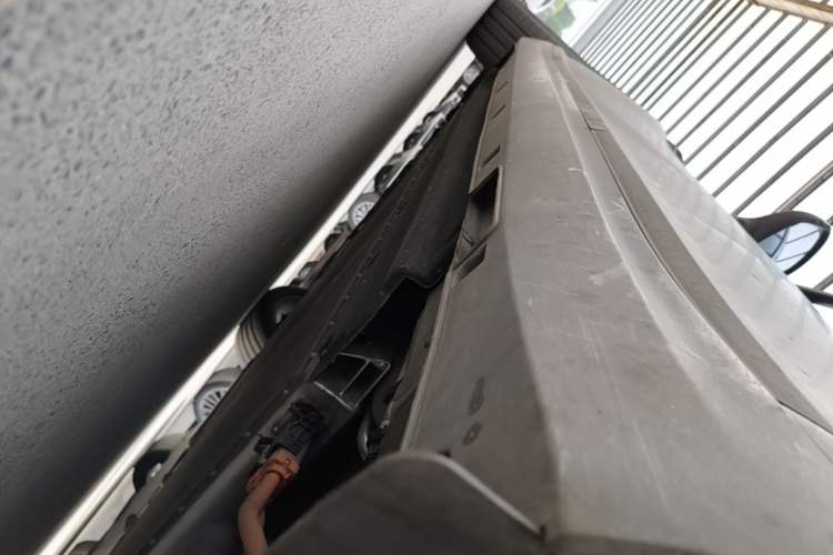 Used NETA S 2022 Extended-Range Version 1160 km Range Rear-Wheel Drive Mid-Grade Left Side Sill