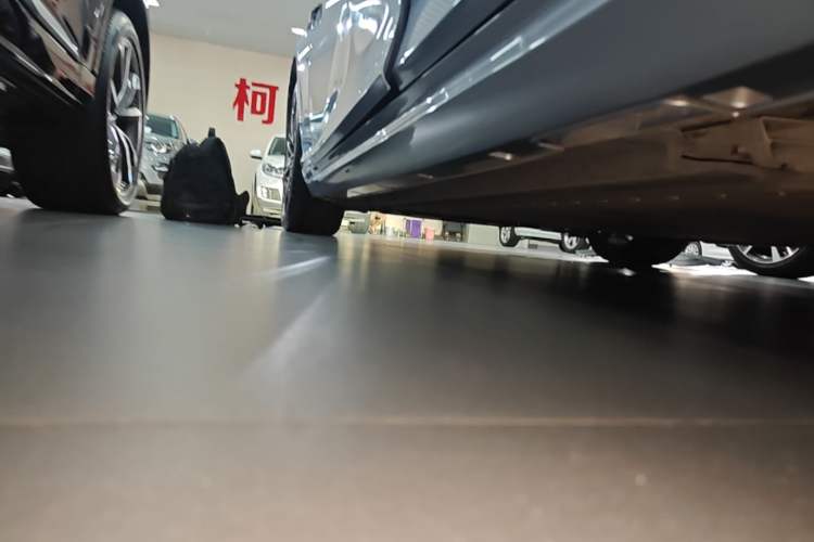 Used NETA S 2022 Extended-Range Version 1160 km Range Rear-Wheel Drive Mid-Grade Left Side Sill