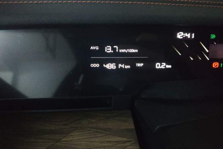 Used NETA S 2022 All-Electric 715 km Range Rear-Drive Deluxe Version Odometer Close Up
