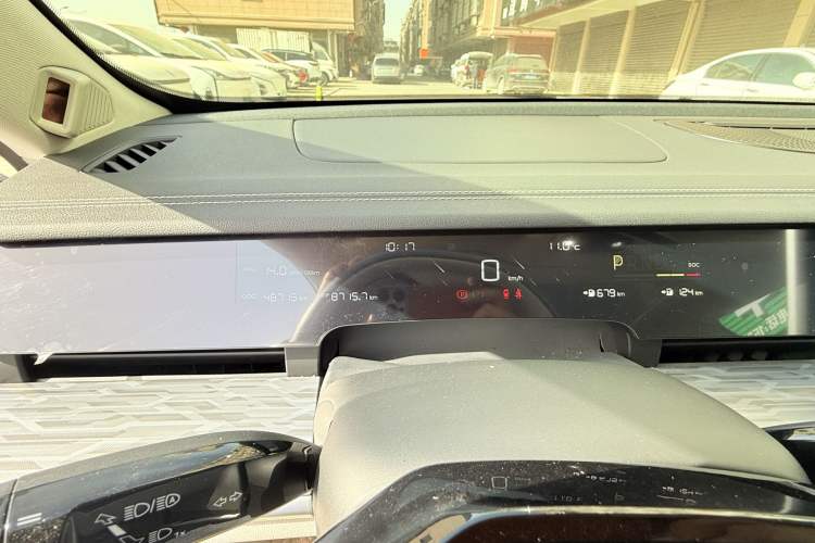 Used NETA S 2022 Extended-Range Version 1160 km Range Rear-Wheel Drive Mid-Grade Odometer Close Up