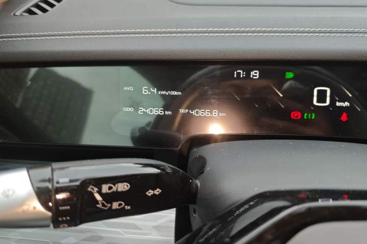 Used NETA S 2022 Extended-Range Version 1160 km Rear-Drive Big Edition Odometer Close Up
