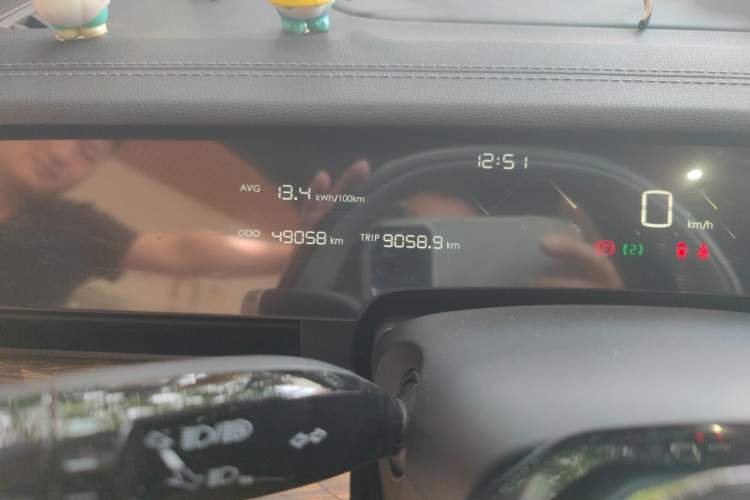 Used NETA S 2022 Extended-Range Version 1160 km Range Rear-Wheel-Drive Compact Edition Odometer Close Up