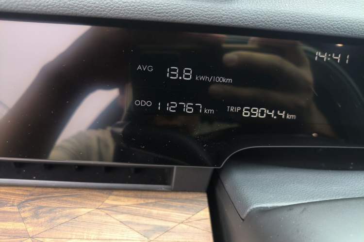 Used NETA S 2022 Extended-Range Version 1160 km Range Rear-Wheel-Drive Compact Edition Odometer Close Up