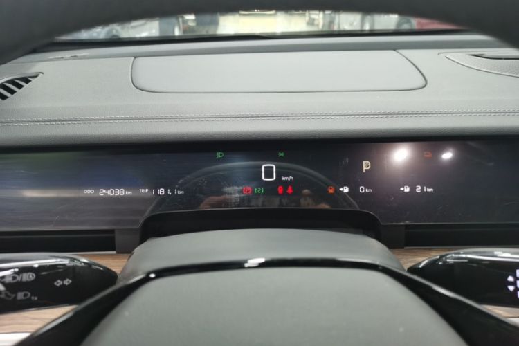 Used NETA S 2022 Extended-Range Version 1160 km Range Rear-Wheel-Drive Compact Edition Odometer Close Up