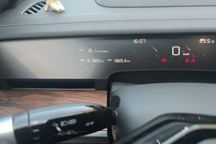 Used NETA S 2022 All-Electric 650 km Four-Wheel Drive Premium Version Odometer Close Up