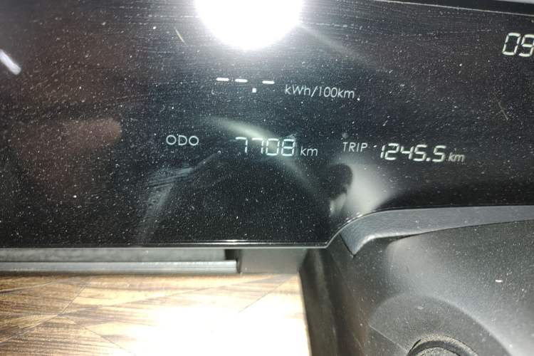 Used NETA S 2022 Extended-Range Version 1160 km Range Rear-Wheel-Drive Compact Edition Odometer Close Up