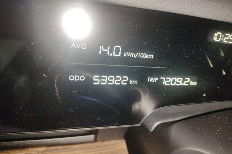 Used NETA S 2022 Extended-Range Version 1160 km Range Rear-Wheel-Drive Compact Edition Odometer Close Up