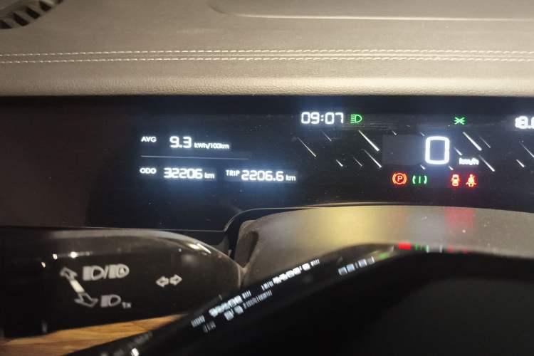 Used NETA S 2022 Extended-Range Version 1160 km Range Rear-Wheel-Drive Compact Edition Odometer Close Up