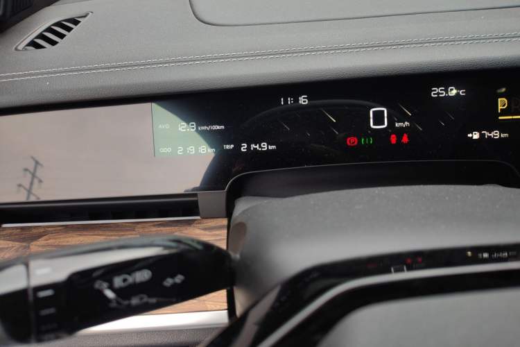 Used NETA S 2022 Extended-Range Version 1160 km Range Rear-Wheel-Drive Compact Edition Odometer Close Up