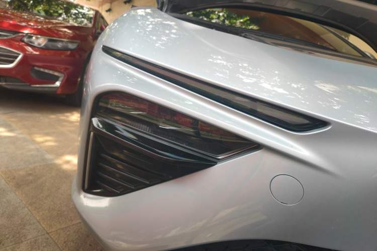 Used NETA S 2022 Extended-Range Version 1160 km Range Rear-Wheel-Drive Compact Edition Right Front Headlight