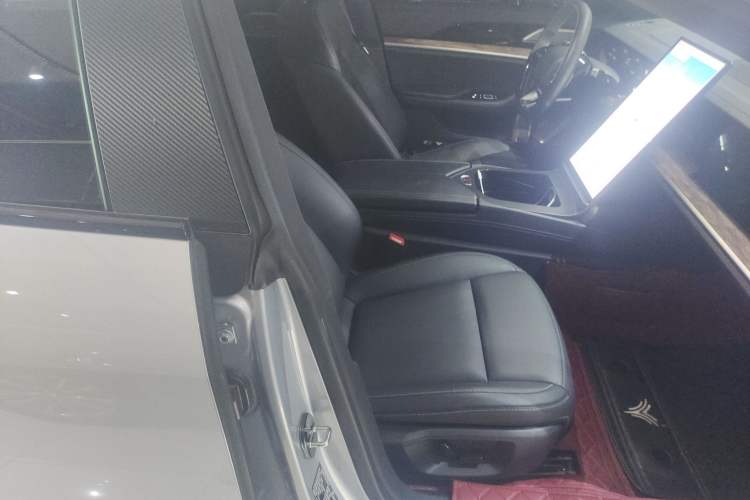 Used NETA S 2022 Extended-Range Version 1160 km Range Rear-Wheel-Drive Compact Edition Right Front Seat