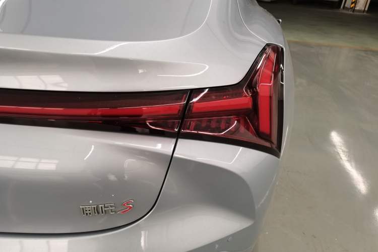Used NETA S 2022 Extended-Range Version 1160 km Rear-Drive Big Edition Right Rear Taillight