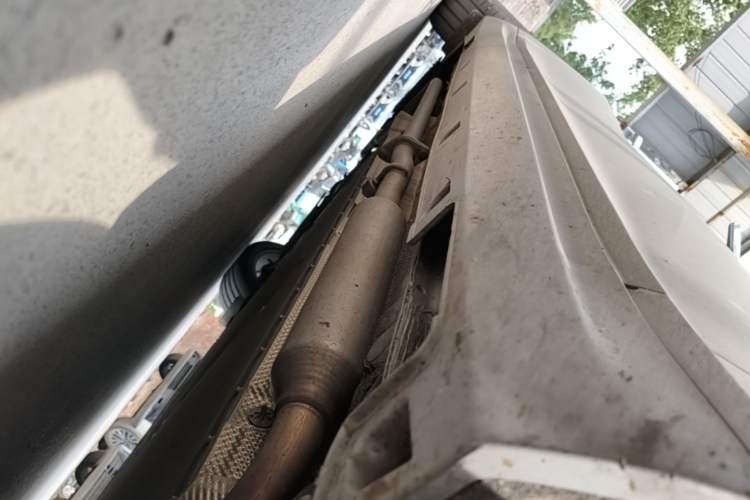 Used NETA S 2022 Extended-Range Version 1160 km Range Rear-Wheel Drive Mid-Grade Right Side Sill