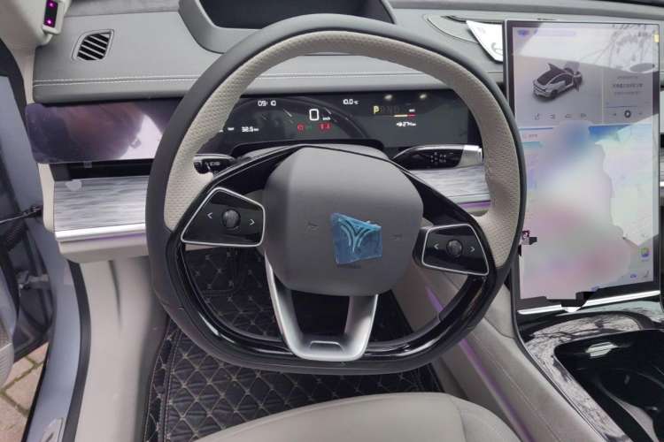 Used NETA S 2022 All-Electric 650 km Four-Wheel Drive Premium Version Steering Wheel
