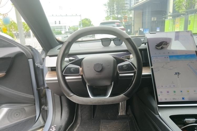 Used NETA S 2022 Extended-Range Version 1160 km Range Rear-Wheel-Drive Compact Edition Steering Wheel