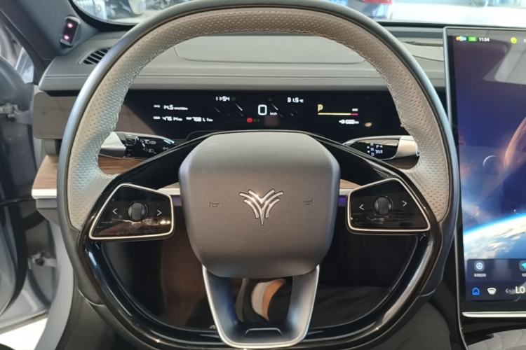 Used NETA S 2022 Pure Electric 715 km Range Rear-Wheel Drive Mid-Range Version Steering Wheel
