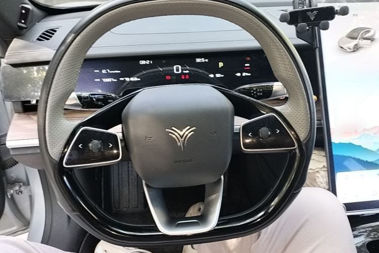 Used NETA S 2022 Extended-Range Version 1160 km Range Rear-Wheel-Drive Compact Edition Steering Wheel