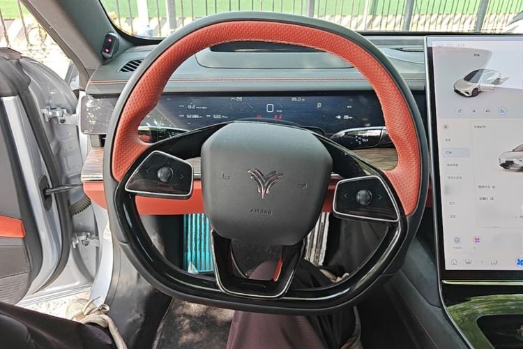 Used NETA S 2022 All-Electric 715 km Range Rear-Drive Deluxe Version Steering Wheel