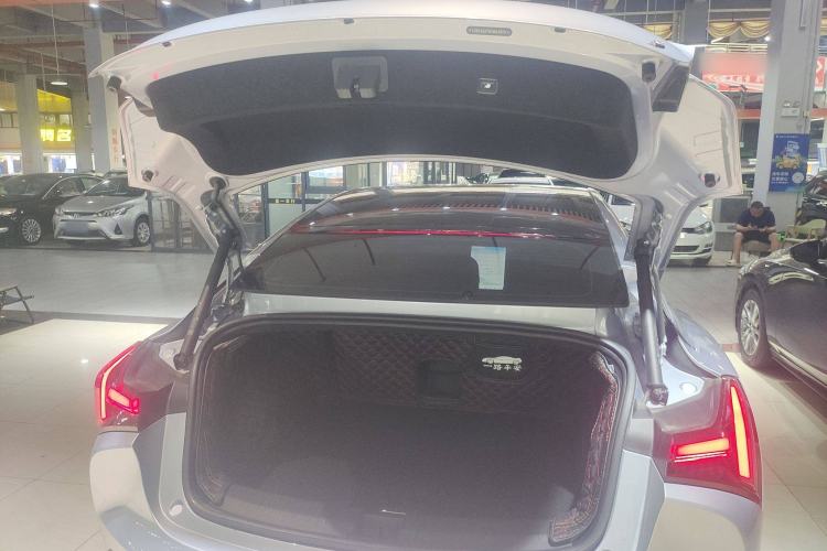 Used NETA S 2022 Extended-Range Version 1160 km Range Rear-Wheel-Drive Compact Edition Trunk