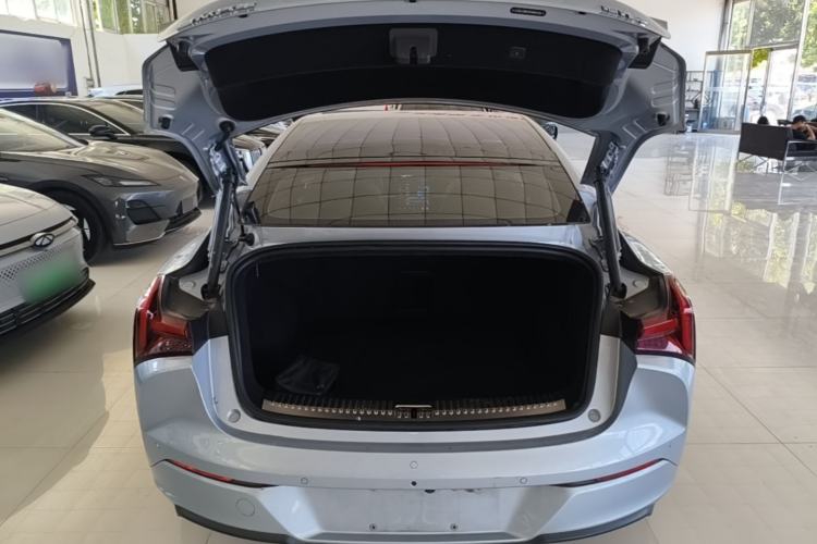 Used NETA S 2022 Pure Electric 715 km Range Rear-Wheel Drive Mid-Range Version Trunk