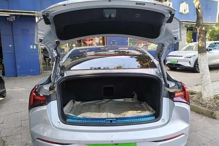 Used NETA S 2022 Extended-Range Version 1160 km Range Rear-Wheel-Drive Compact Edition Trunk