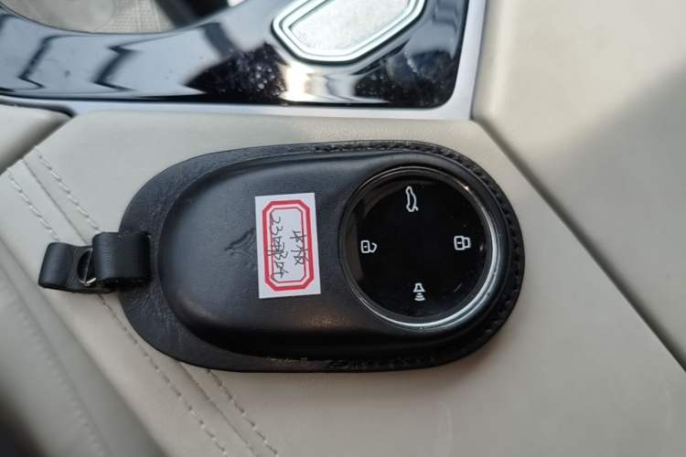 Used NETA S 2022 Extended-Range Version 1160 km Range Rear-Wheel Drive Mid-Grade Vehicle Key