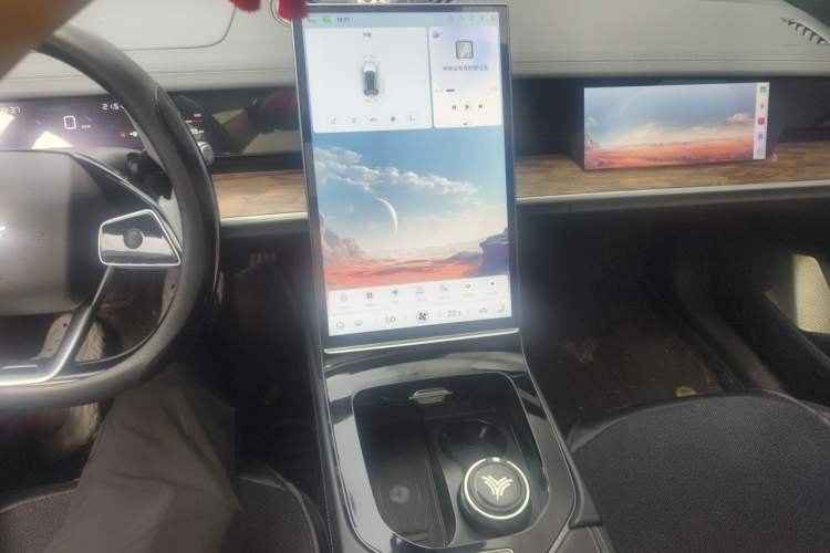 Used NETA S 2022 Extended-Range Version 1160 km Range Rear-Wheel Drive Mid-Grade Audio And AC Panel