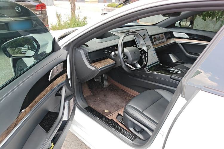 Used NETA S 2022 Extended-Range Version 1160 km Range Rear-Wheel Drive Mid-Grade Driver Seat