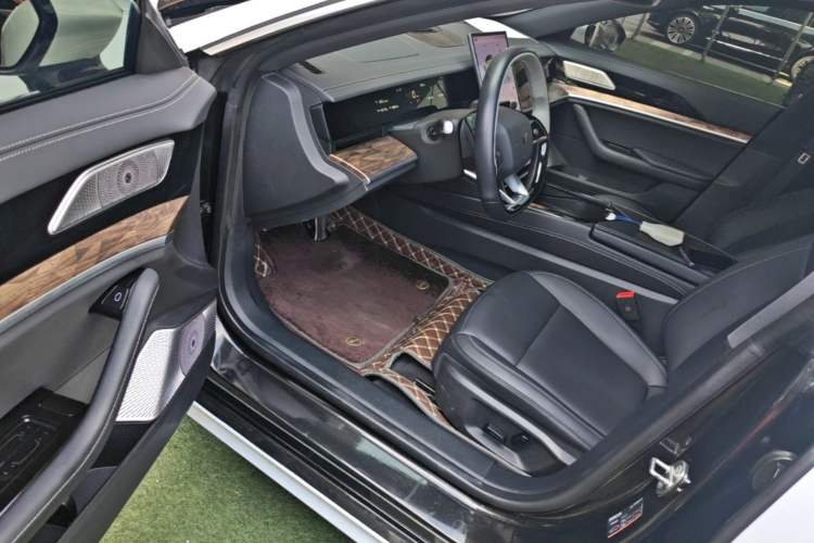 Used NETA S 2022 Extended-Range Version 1160 km Range Rear-Wheel-Drive Compact Edition Driver Seat