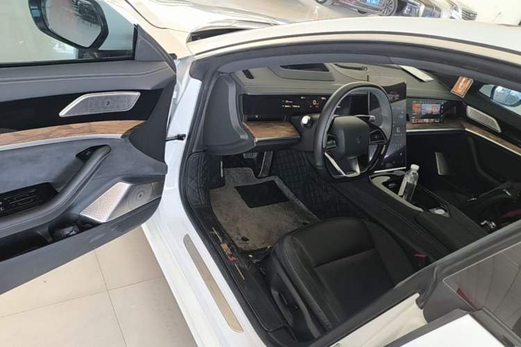 Used NETA S 2022 Extended-Range Version 1160 km Rear-Drive Big Edition Driver Seat