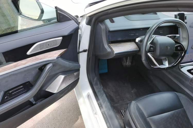 Used NETA S 2022 All-Electric 715 km Range Rear-Drive Deluxe Version Driver Seat