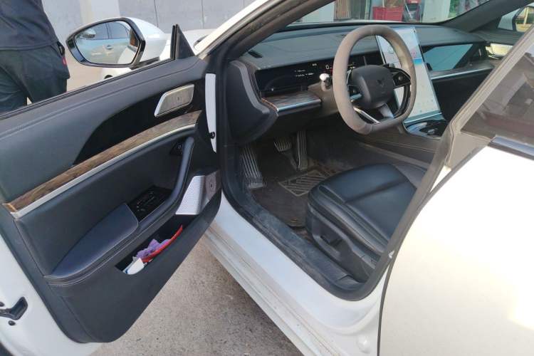 Used NETA S 2022 Extended-Range Version 1160 km Range Rear-Wheel-Drive Compact Edition Driver Seat