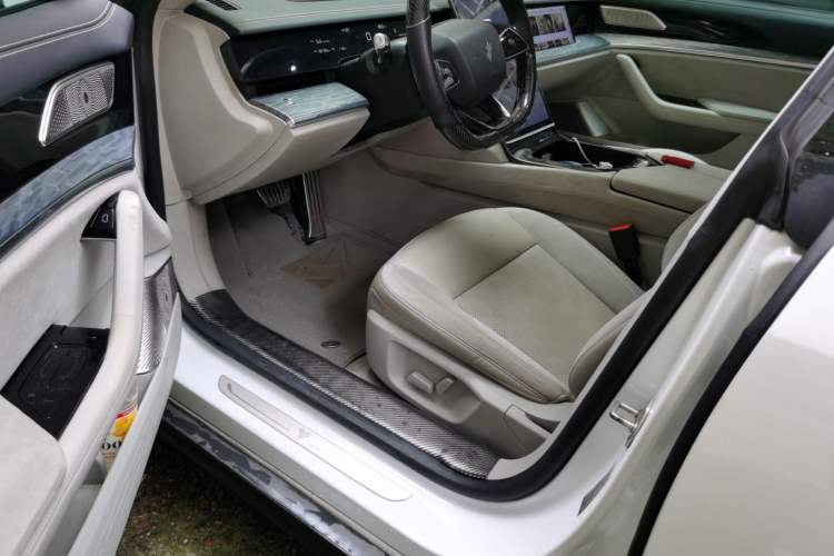 Used NETA S 2022 All-Electric 715 km Range Rear-Drive Deluxe Version Driver Seat