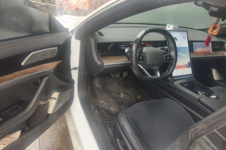 Used NETA S 2022 Extended-Range Version 1160 km Range Rear-Wheel Drive Mid-Grade Driver Seat