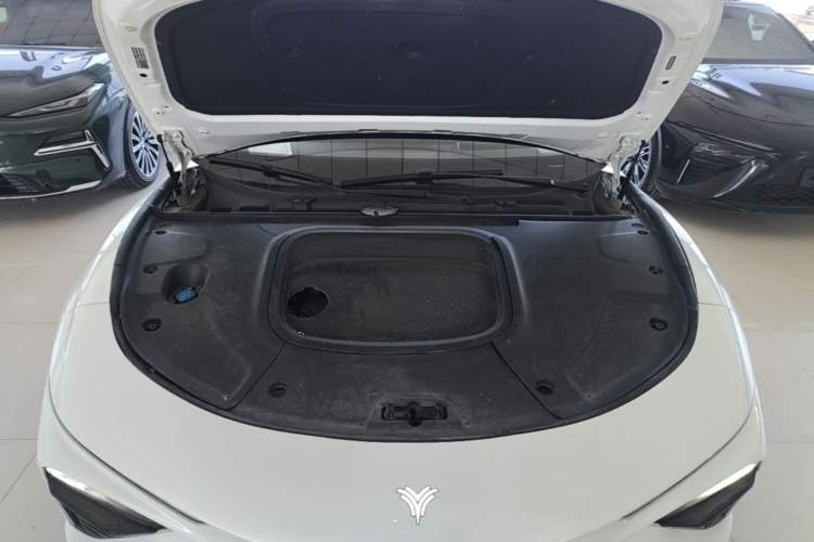 Used NETA S 2022 Extended-Range Version 1160 km Rear-Drive Big Edition Engine Bay