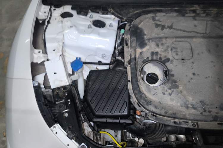 Used NETA S 2022 Extended-Range Version 1160 km Range Rear-Wheel-Drive Compact Edition Engine Bay Right