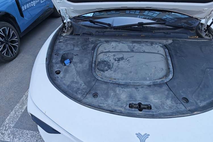 Used NETA S 2022 Extended-Range Version 1160 km Range Rear-Wheel-Drive Compact Edition Engine Bay Right
