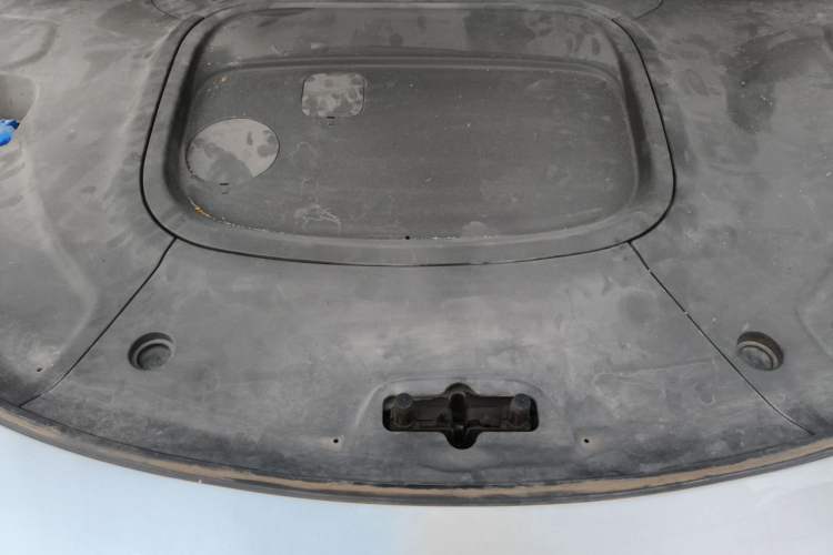 Used NETA S 2022 Extended-Range Version 1160 km Range Rear-Wheel Drive Mid-Grade Engine Bay
