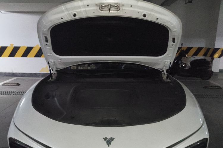 Used NETA S 2022 Extended-Range Version 1160 km Range Rear-Wheel Drive Mid-Grade Engine Bay