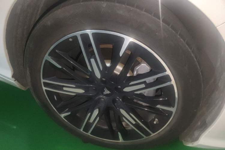 Used NETA S 2022 Extended-Range Version 1160 km Range Rear-Wheel-Drive Compact Edition Exterior 2