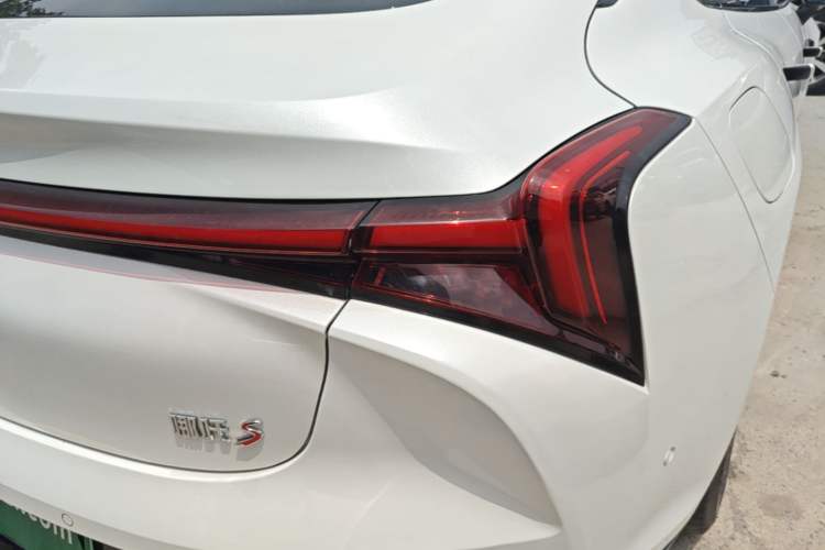 Used NETA S 2022 All-Electric 650 km Four-Wheel Drive Premium Version Exterior 3