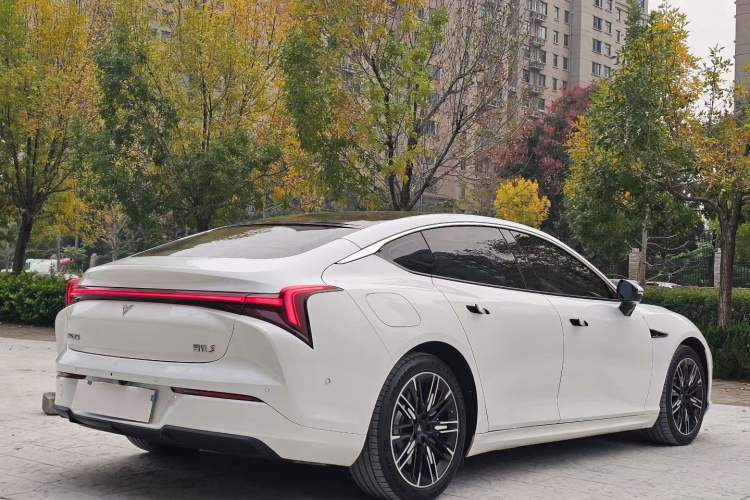 Used NETA S 2022 Extended-Range Version 1160 km Range Rear-Wheel-Drive Compact Edition Exterior 7