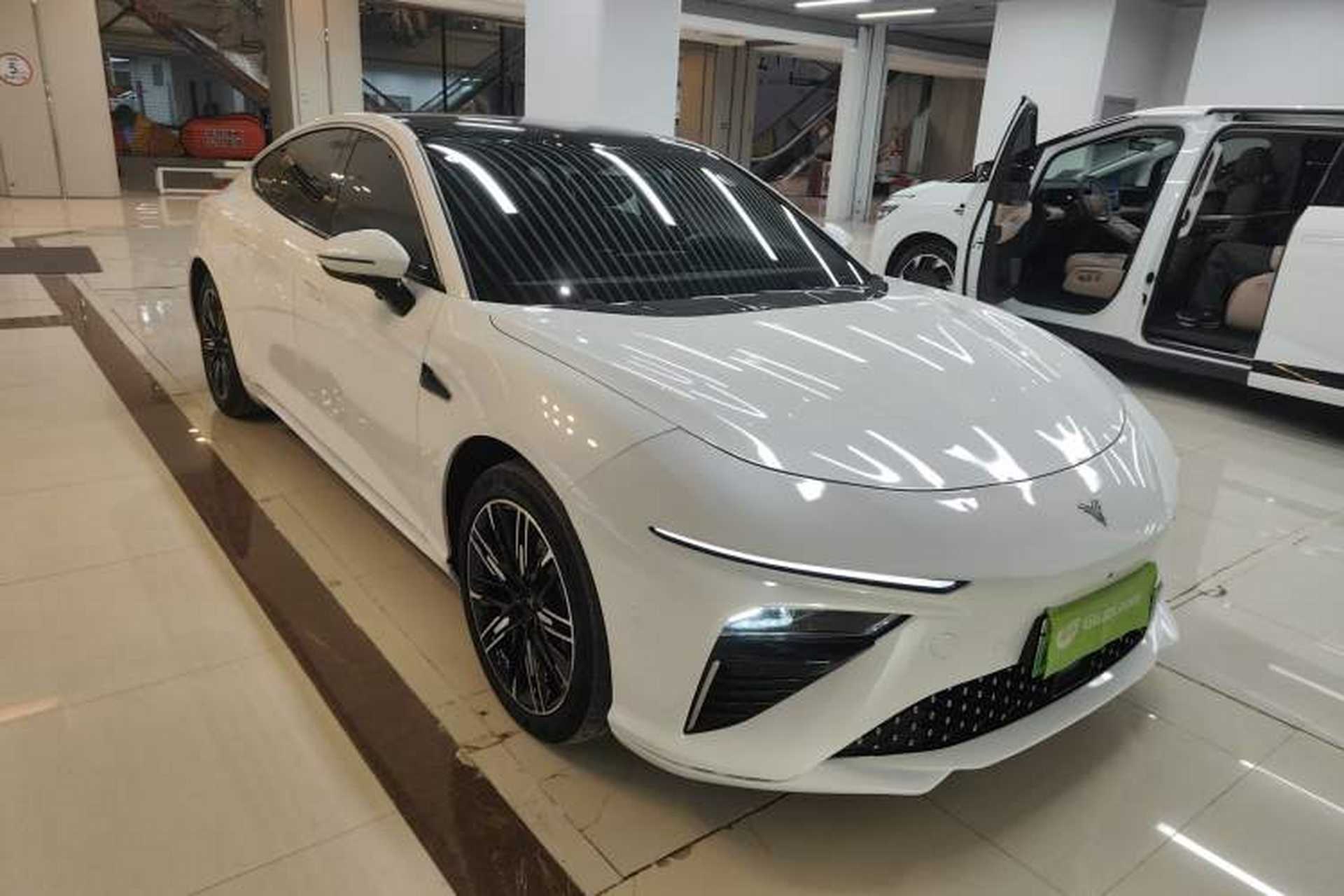 Used NETA S 2022 Extended-Range Version 1160 km Range Rear-Wheel-Drive Compact Edition Front Right 45 Deg