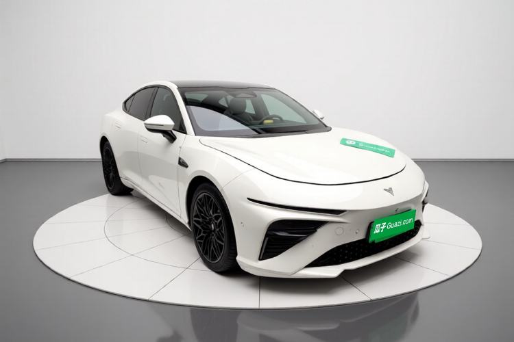 Used NETA S 2022 All-Electric 715 km Range Rear-Drive Deluxe Version Front Right 45 Deg