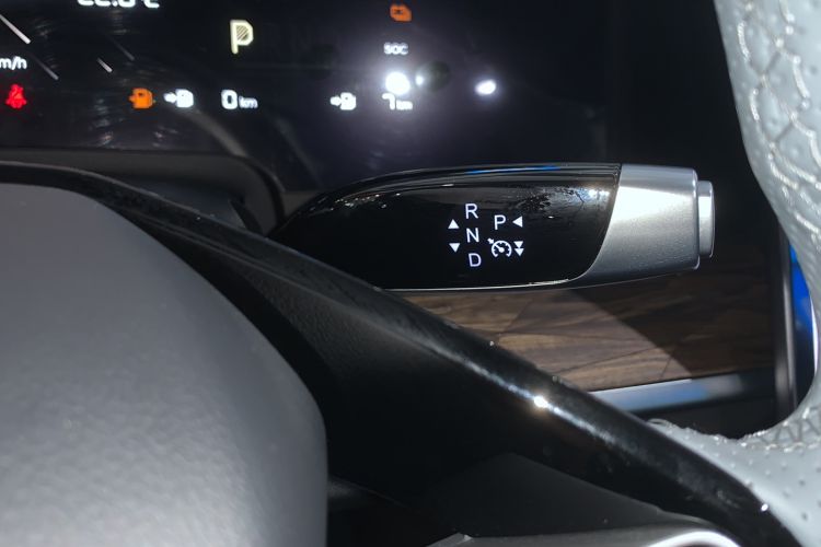 Used NETA S 2022 Extended-Range Version 1160 km Range Rear-Wheel-Drive Compact Edition Gear Lever