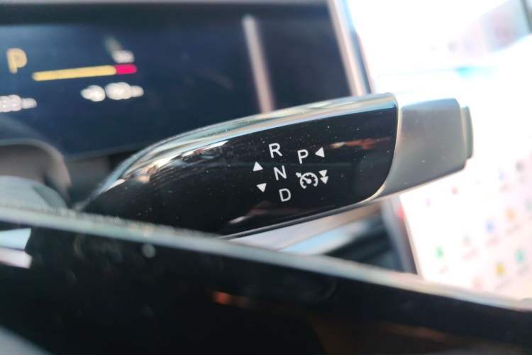 Used NETA S 2022 Extended-Range Version 1160 km Range Rear-Wheel-Drive Compact Edition Gear Lever