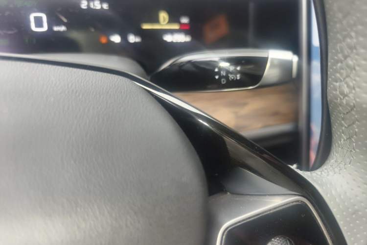 Used NETA S 2022 Extended-Range Version 1160 km Range Rear-Wheel Drive Mid-Grade Gear Lever