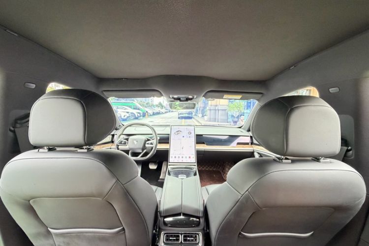 Used NETA S 2022 Extended-Range Version 1160 km Range Rear-Wheel-Drive Compact Edition Headliner